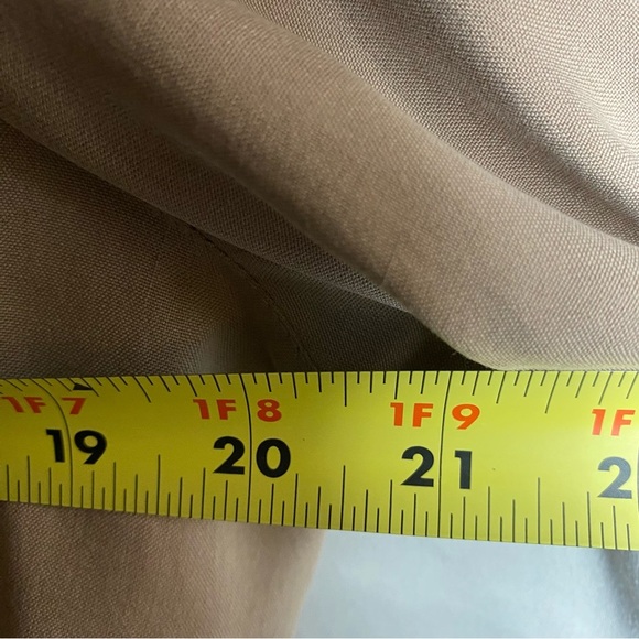 Vintage Rena Rowan for Saville 100% Silk Tan Blouse Women’s 14 Preppy Minimalist - Picture 6 of 7